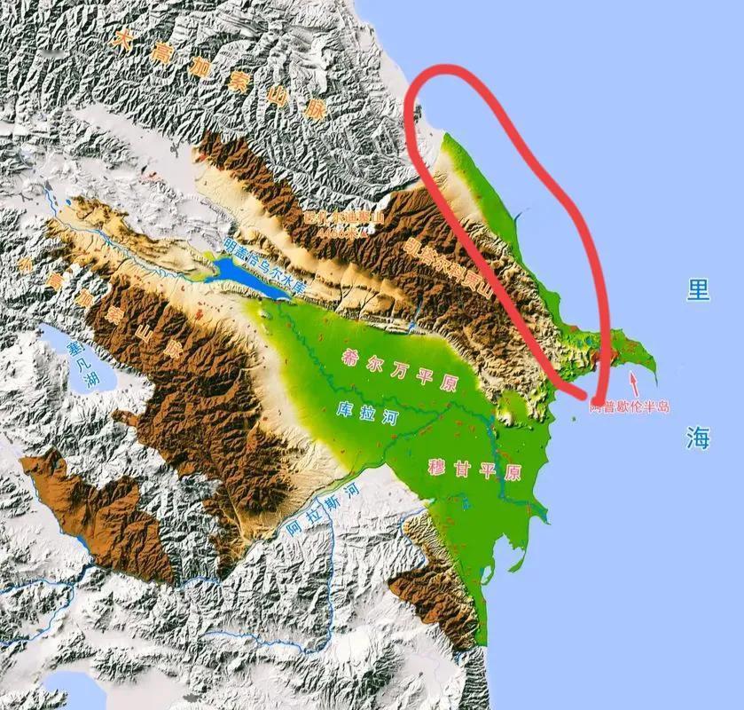 阿塞拜疆这个国家很不简单，为什么这么讲？看阿塞拜疆的版图，它越过了高加索山脉，