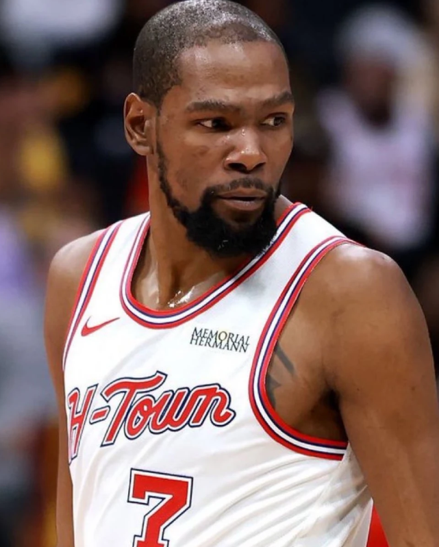 今天早上放出杜兰特最后一场球的消息分析两点第一是外界尤其湖人团队给火箭施加压力