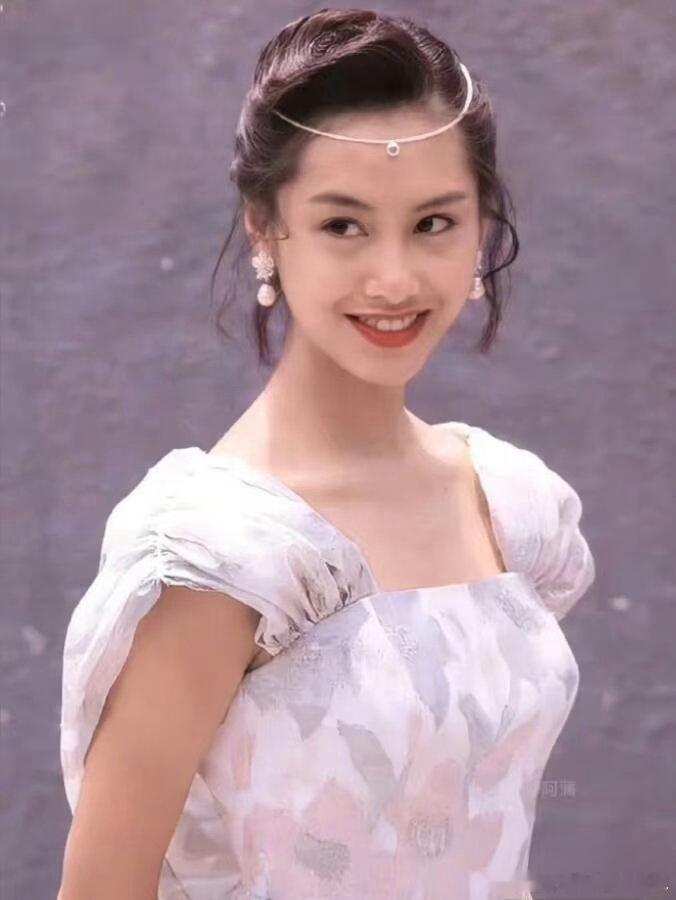 奚梦瑶晒婚礼照片盘点女明星绝美婚纱造型～林青霞、张柏芝、朱茵、刘诗诗、杨颖、杨幂