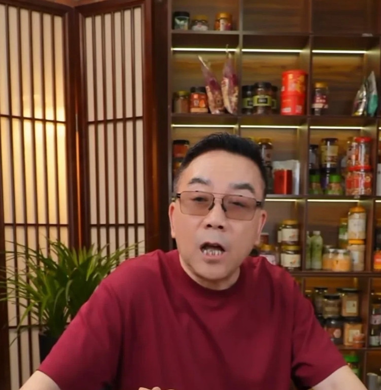 杨小五砸缸闹了百天，郭德纲为啥一直不吱声？咱先把话说前头，这事儿网上传得沸沸