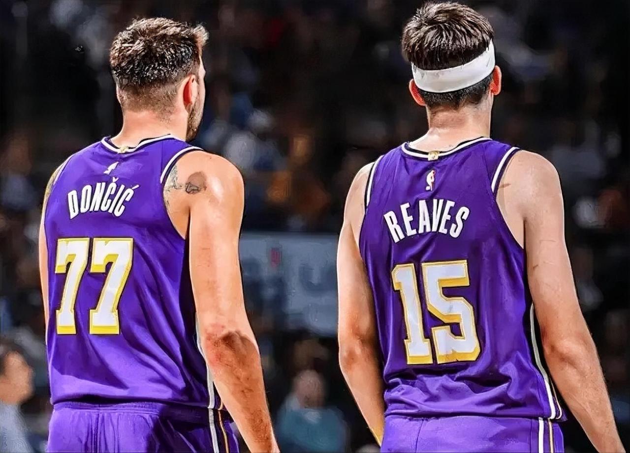 脸都不要了[捂脸哭]，湖人119-132不敌马刺，这3位球员必须为输球负责！