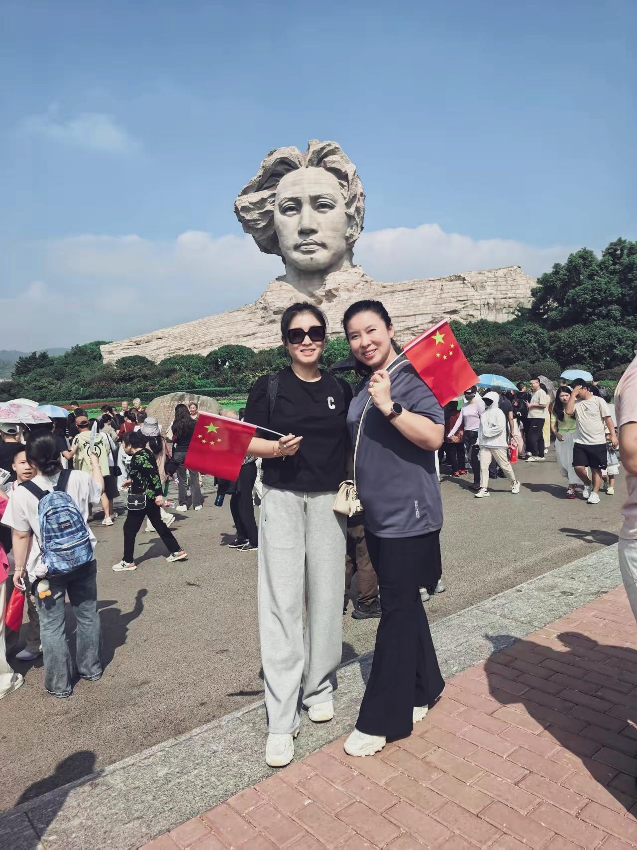 秋高气爽庆十一，心中想念毛主席…颂毛公秋国庆今秋国庆节国庆风光领袖情颂