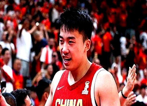 都以为王俊杰下半场那几下子已经是满血复活了，结果胡金秋赛后一句话，直接把实情给抖搂出来了原来这小子身