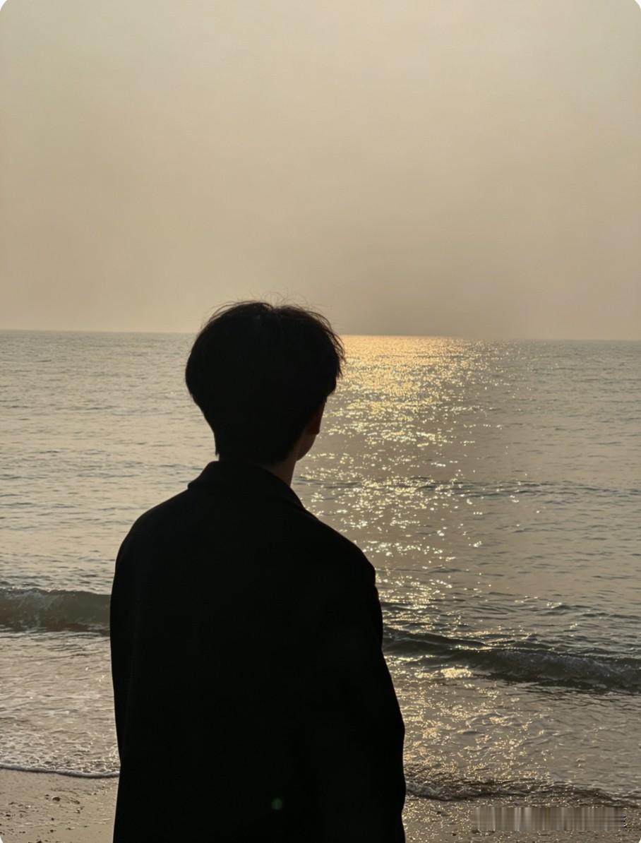 刘震云：“要么和灵魂有趣的人结交，要么和简单善良的人相处，如果没有，那就单枪匹马