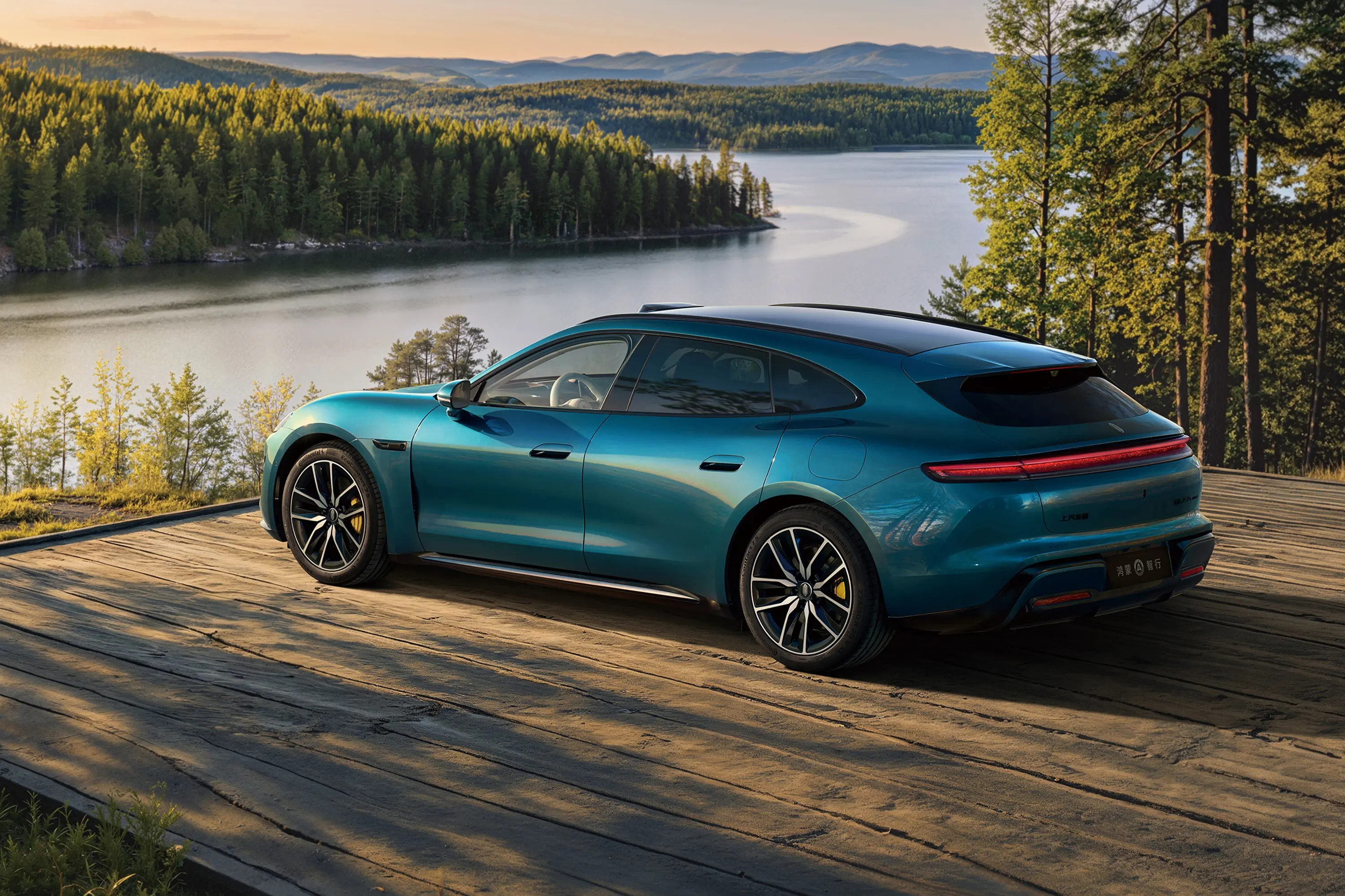 鸿蒙智行尚界Z7T这款猎装车型，真的精准踩中了年轻用户的审美与需求。原生猎装造型