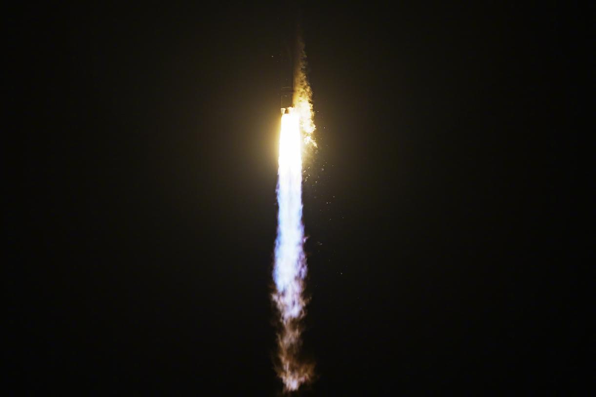 一觉醒来！中国长征十二号又成功发射卫星互联网低轨27组卫星，为何我国还在加速组网