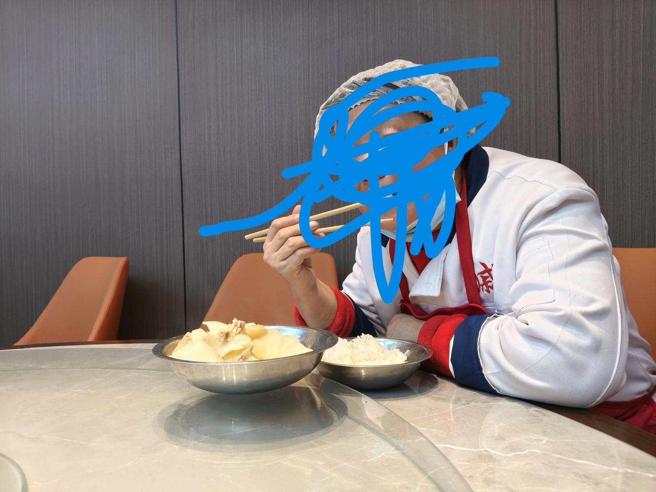 在西贝有股份的同事被开除了我有一个同事，自己说西贝有她的股份，一年分红19万。