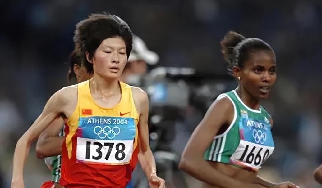 中国选手绝对少跑一圈！2004年雅典奥运会上，出现了一个惊天大乌龙，黑人选手以为