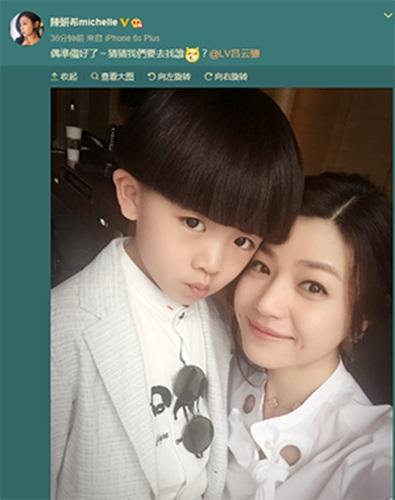 陈妍希上综艺，观众都能理解，就算她妈妈出镜大家也顶多图个新鲜，可把才九岁的儿子星