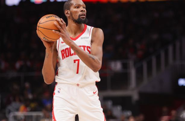 今天结束的一场NBA常规赛，火箭102-95击败快船。杜兰特砍下生涯第1000场