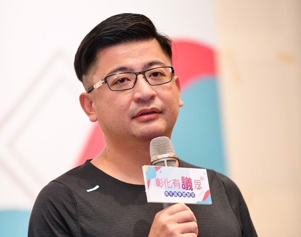 彰化县议会议长谢典林继日前在脸书发文指蓝白合是现阶段在野党“捍卫台湾民主，制衡民