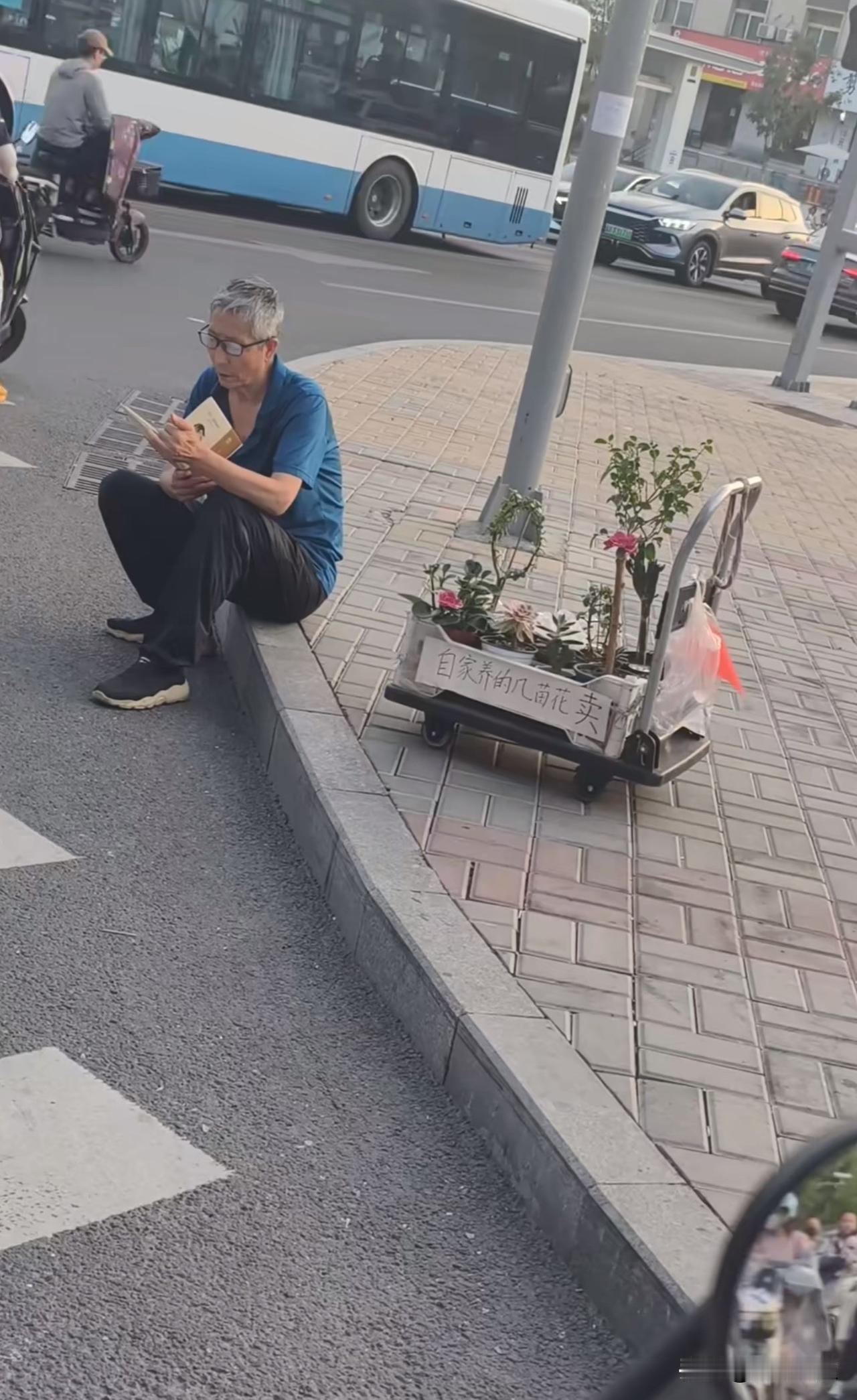 在这个喧闹的世界，大叔有自己的小宇宙。射向湖心的箭，每一支都是十环