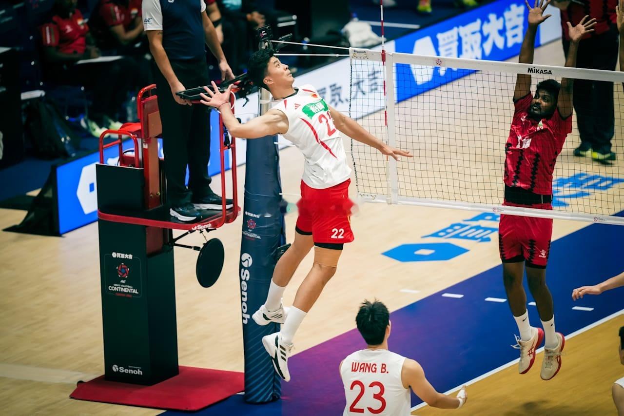 中国男排3-0印度男排（亚锦赛B组）中国男排主攻张景胤12分（19扣10中2失误