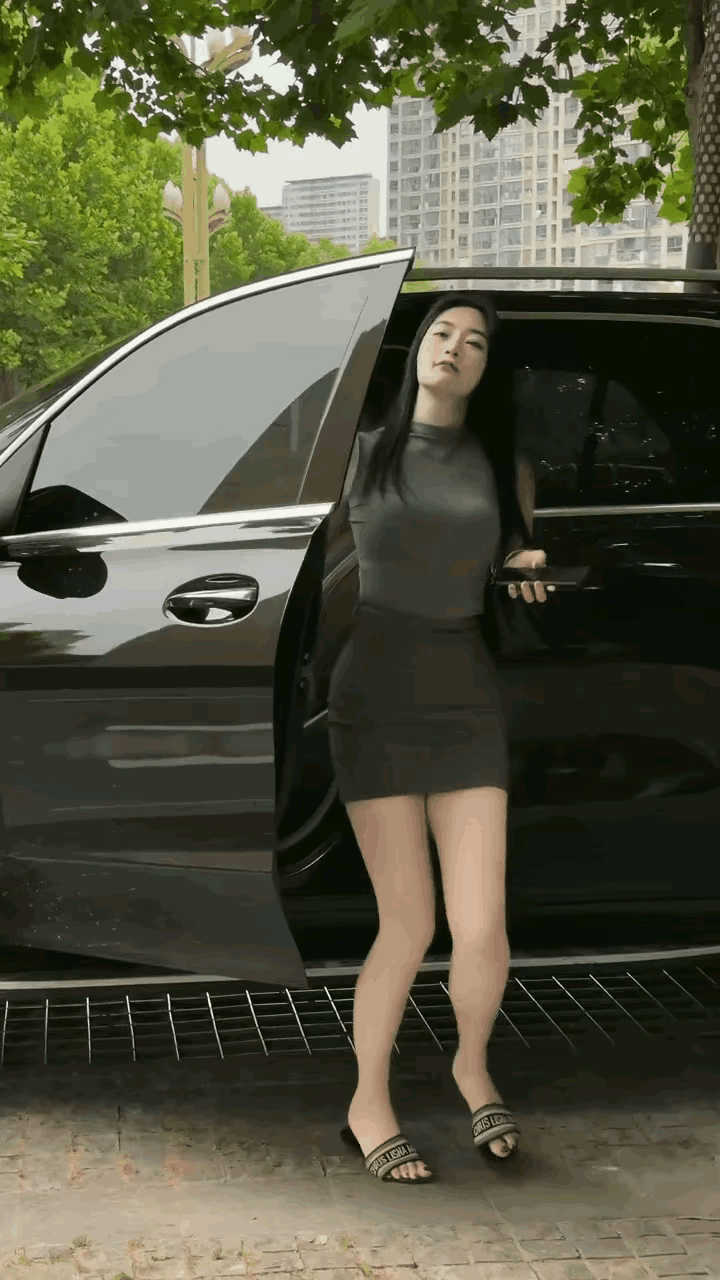 这个美女身材真好[赞][赞]