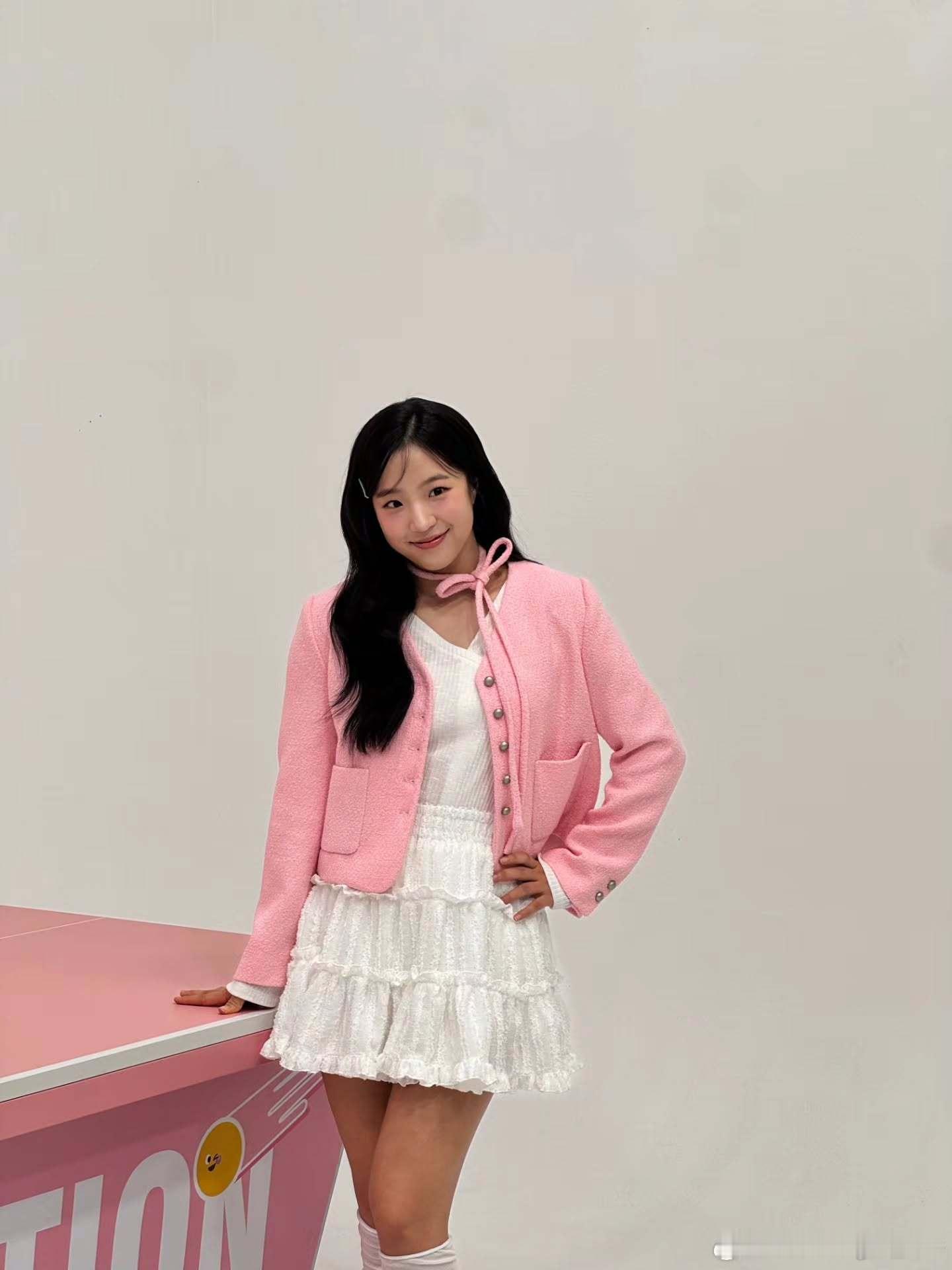 申裕斌：🌸🩷🤍