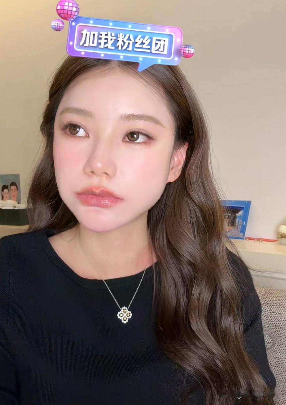 马筱梅好多天没有直播了，有人说去生孩子了，结果人家11点直播了，给大家介绍了她这