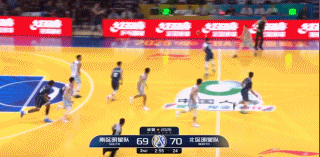 迪亚诺不屑于扣篮，靠三分球半场拿22分，CBA敢给MVP吗？徐杰上半场拿11