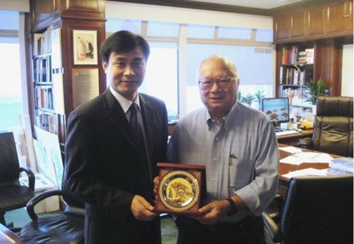 1997年，胡应湘30亿承建虎门大桥通车，他信誓旦旦的说:回本后就把大桥送给国家