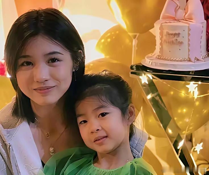 基因真是个玄学，章子怡也没想到，明明自己就是大美女，孩子的父亲也是同一个，怎么小