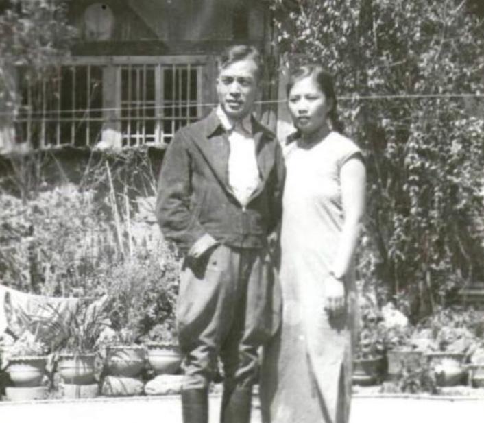 1938年，国民党高官陈尔晋与珠宝商之女完婚。结婚后不久，陈尔晋发现妻子经常早出