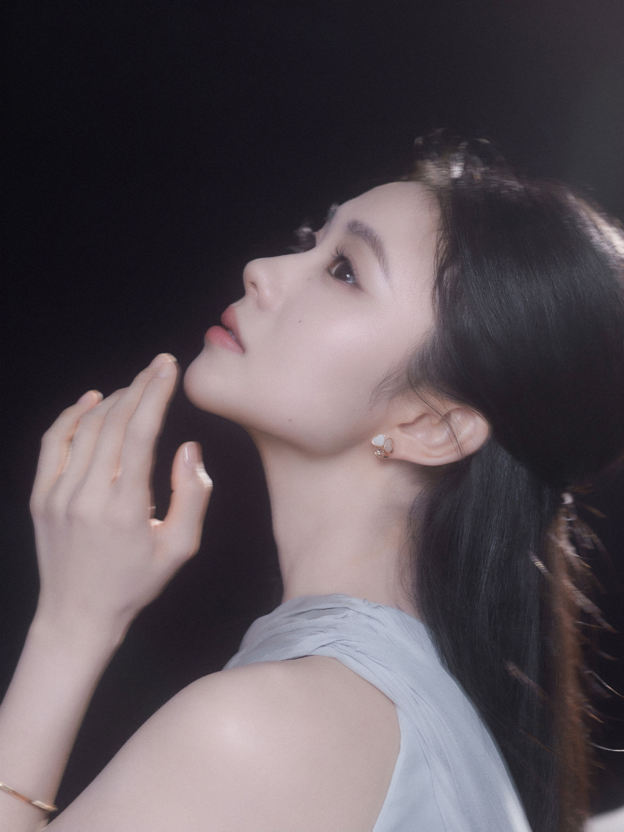 刘浩存刘浩存美顺与长生刘浩存仙女下凡这组照片简直是仙女下凡来的……一