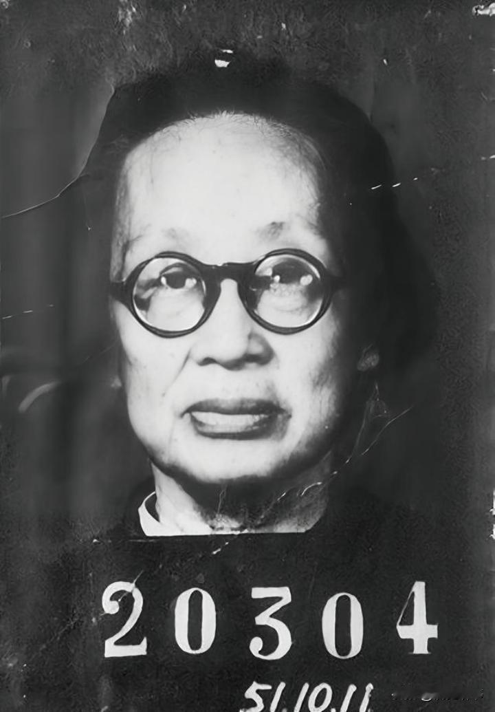 1949年，宋庆龄、何香凝找毛主席求情，请求放了汪精卫的妻子陈璧君，毛主席只提了