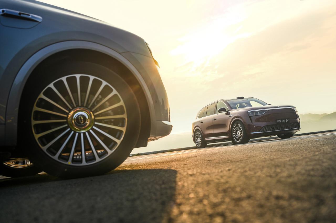 行业人不说破的秘密：问界M8正悄悄改变豪华车规则业内人都知道，现在35-45万