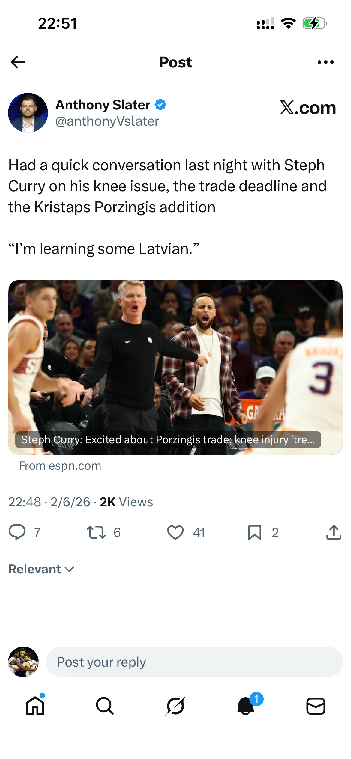 金州勇士队球星斯蒂芬·库里在接受ESPN采访时表示，由于右膝伤势导致他缺席了