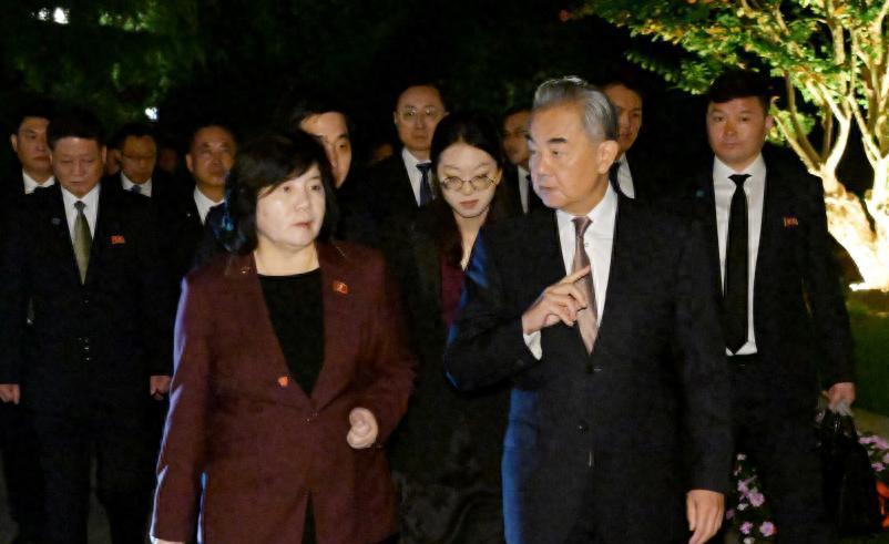 朝鲜外相访华4天，带来了金正恩的口信，值得美俄日韩各国细品崔善姬一落地北京，朝