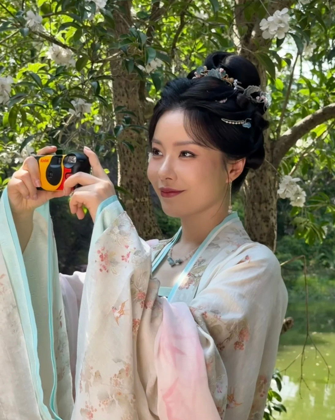 赵今麦一念江南女孩子们胶卷拍起来！