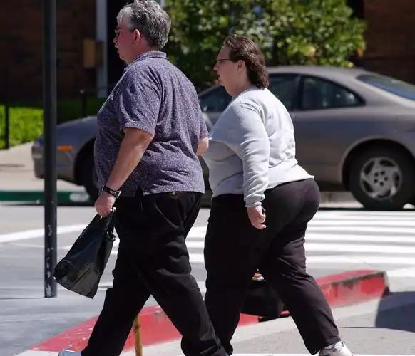 警惕！每2个中国人就有1个超重，肥胖已不是个人小事可能很多人不知道，我国早已