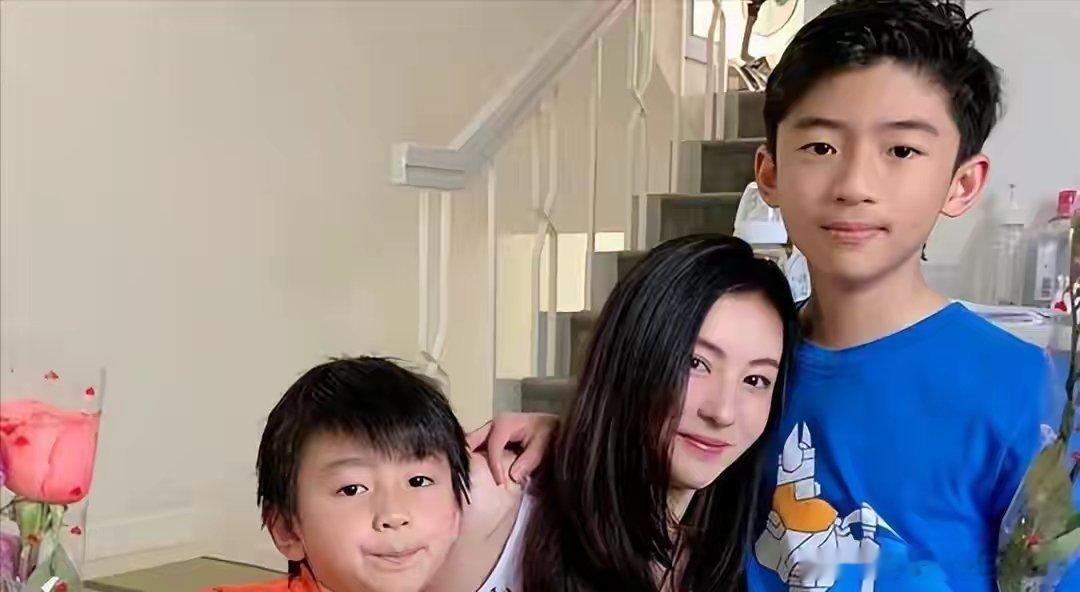 不装了!没想到离婚14年，谢霆锋张柏芝联手撕下了王菲的