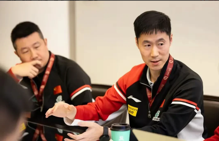 也许是新官上任，也许是刚当乒协主席，还没有官僚习性，王励勤比刘国梁硬气。本来以为