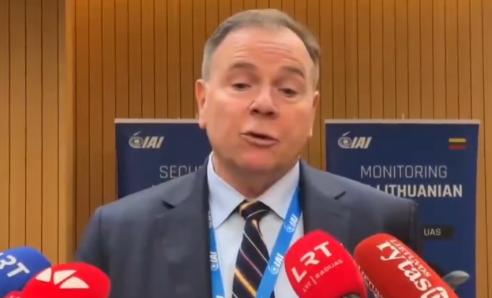 “当然是俄罗斯人干的”：前美军驻欧洲司令指控俄罗斯袭击他所乘坐的火车。当地时