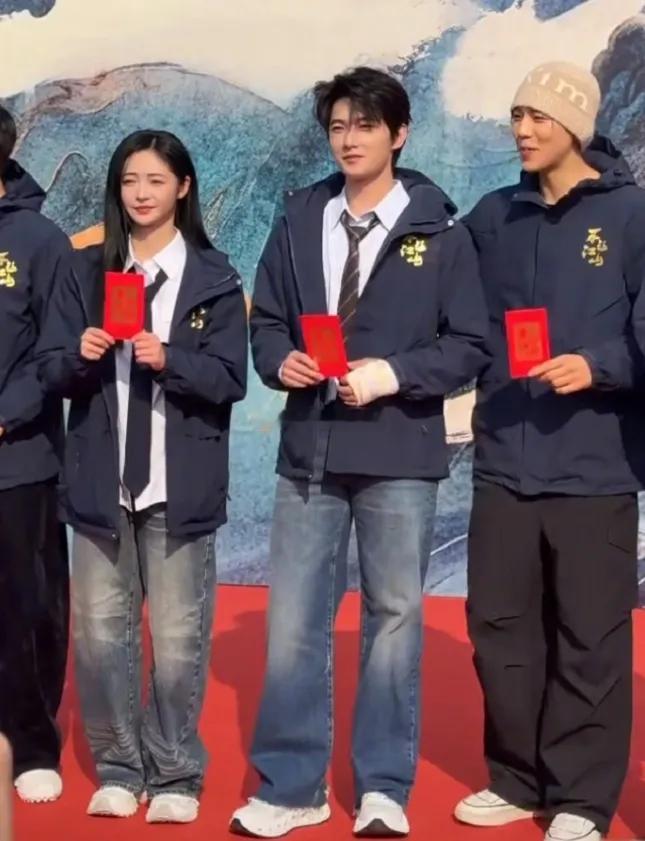 周洁琼是《不让江山》四番女主！杨洋的《不让江山》开机，正式官宣的版本是杨洋一番，