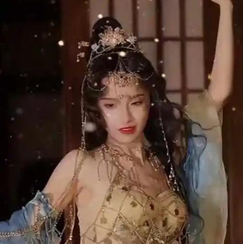 晚宴过后，唐玄宗迫不及待宠幸了一位西域歌姬，谁曾想，她一朝有孕，但生出的孩子却让