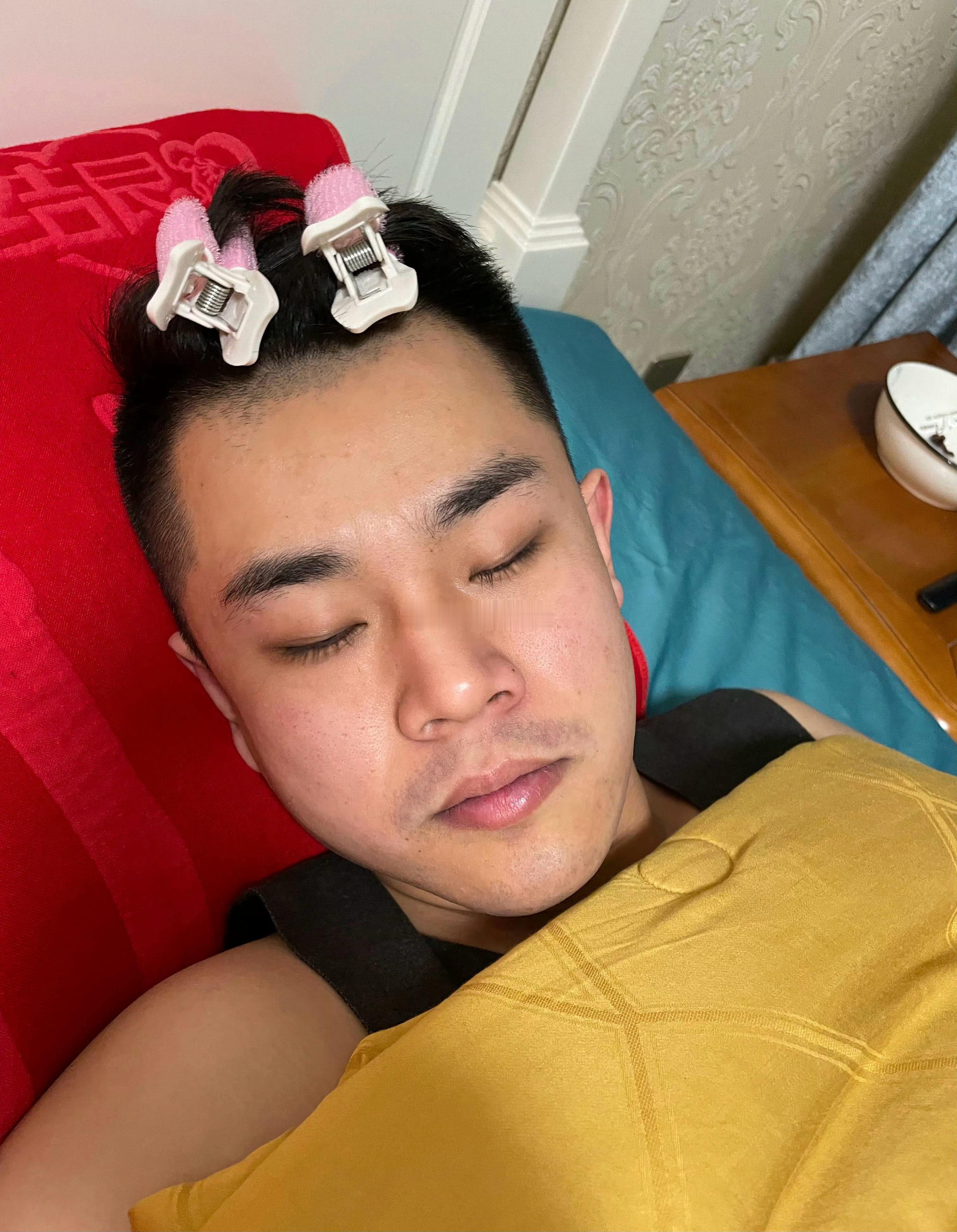 看了女孩的微博一步步见证了爱情最靠不住，爱你的时候是爱人，不爱的时候还不如路人甲