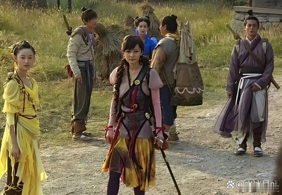 以前闯荡江湖为什么要穿得破破烂烂，像拼好服。