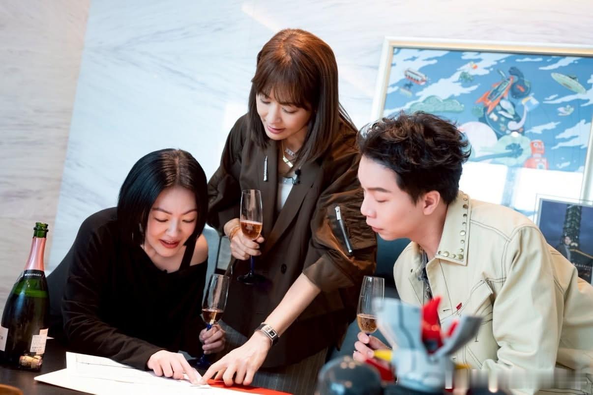 大S离世后，给具俊烨和小S的事业带来了巨大冲击，两人如今都陷入低谷。更令人意外的