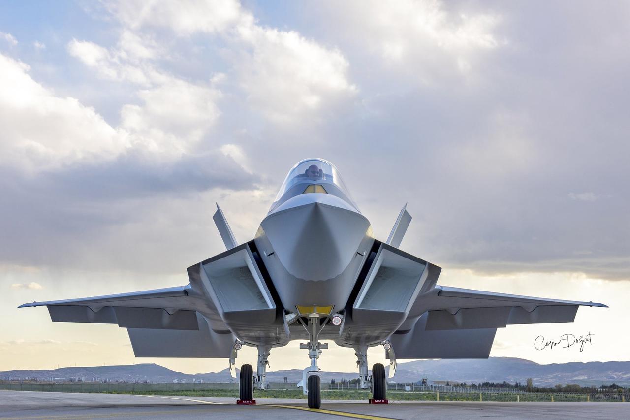 TUSAŞ公司负责人介绍：KAAN不仅仅是一架飞机，它是一个生态系统项目。三