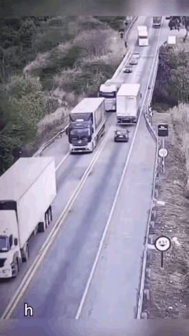 这是睡着了还是油门当刹车了？