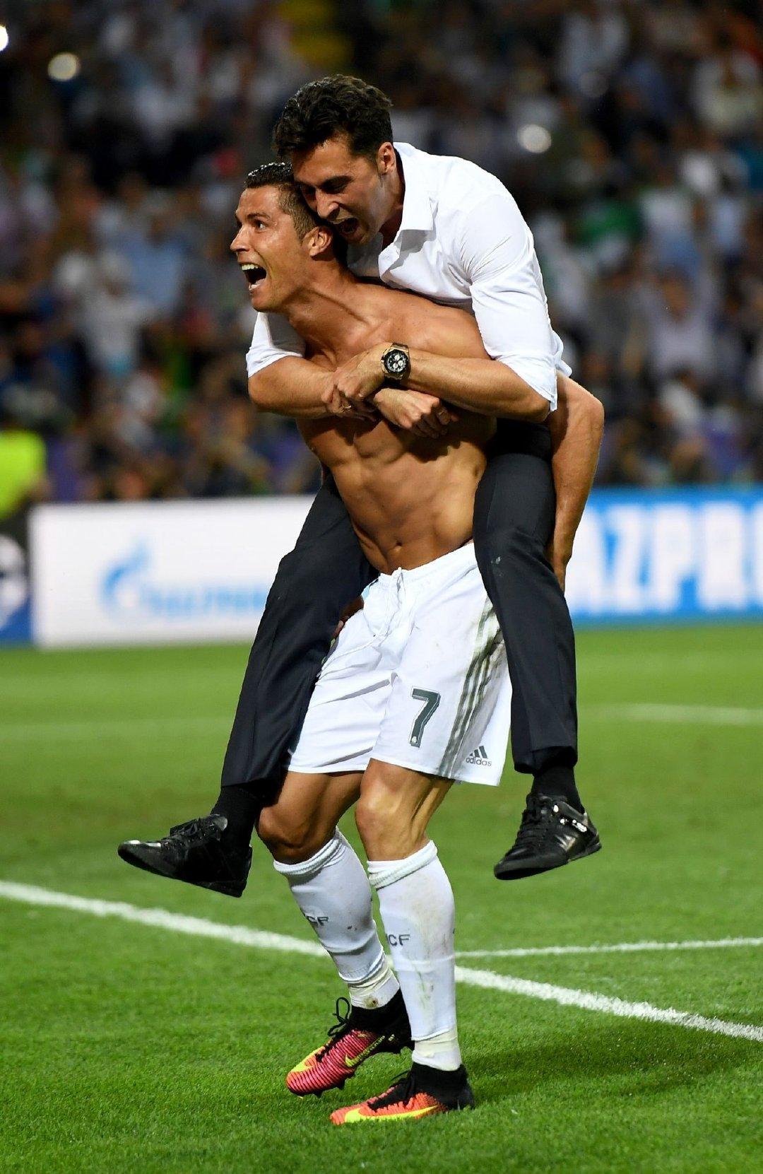 时隔10年，阿韦洛亚再次回到欧冠赛场。·10年前随皇马赢得了队史11冠；·欧