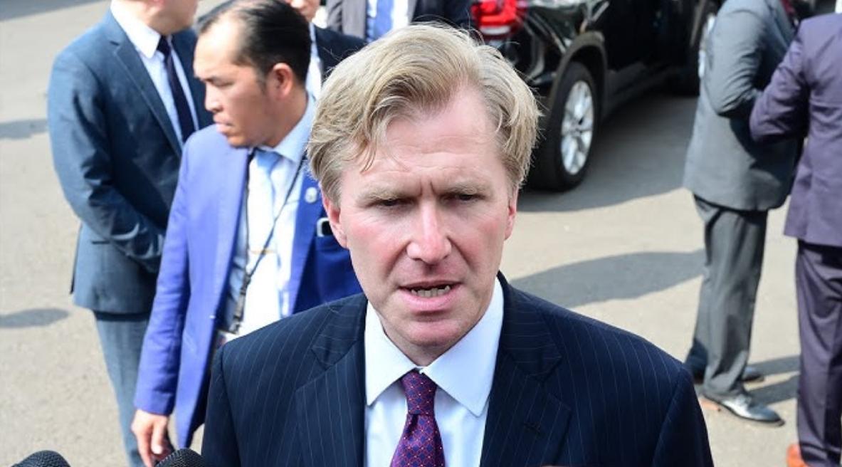王毅外长即将访韩的消息还未正式确认，美国这边就坐不住了。美国国防部副部长科尔