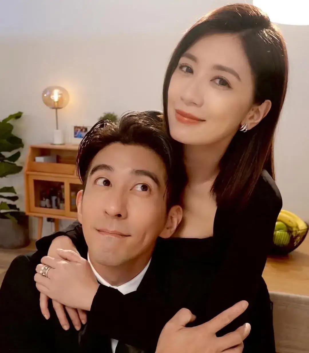 这下，贾静雯可以放心了老公修杰楷被抓走现在全国人民都知道，他老公的是个什么样