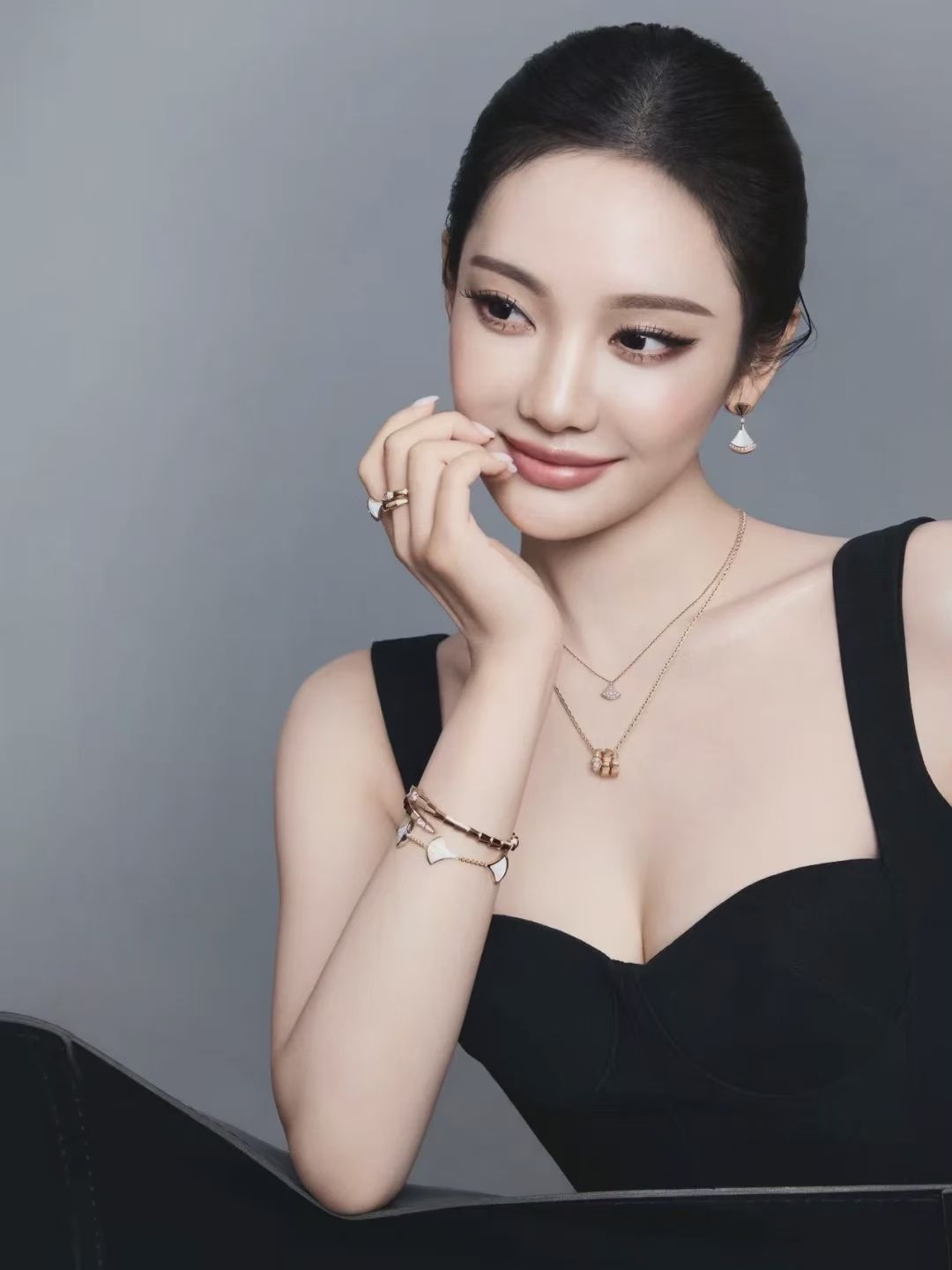 宝格丽官宣宁艺卓我看高兴了看美了你们呢​​​