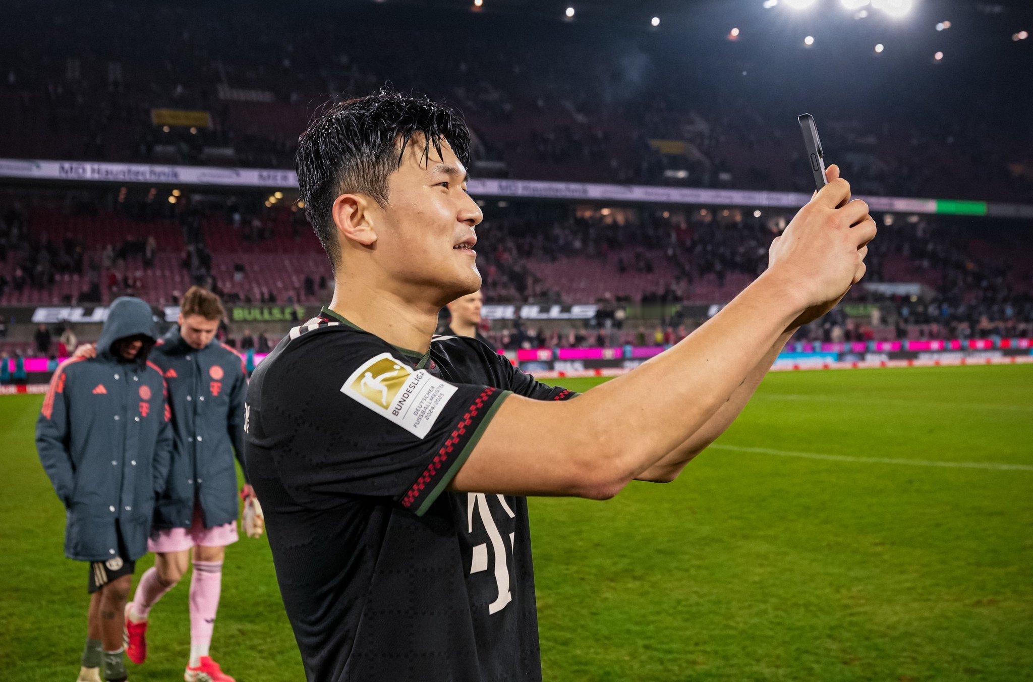 拜仁在上赛季夏窗和一月关闭了金玟哉潜在离队的大门，因为孔帕尼的愿望是保持球队阵容