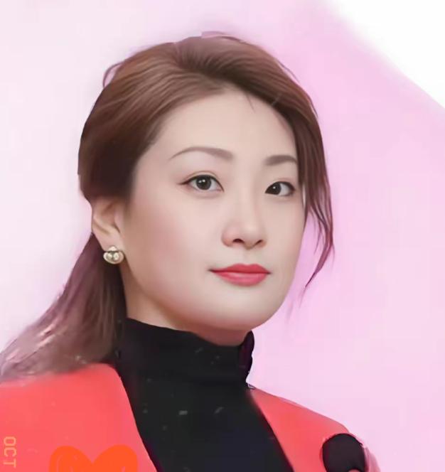 杜建英现在肯定做梦都要笑醒了。不是因为宗馥莉已经不是娃哈哈集团董事长。也