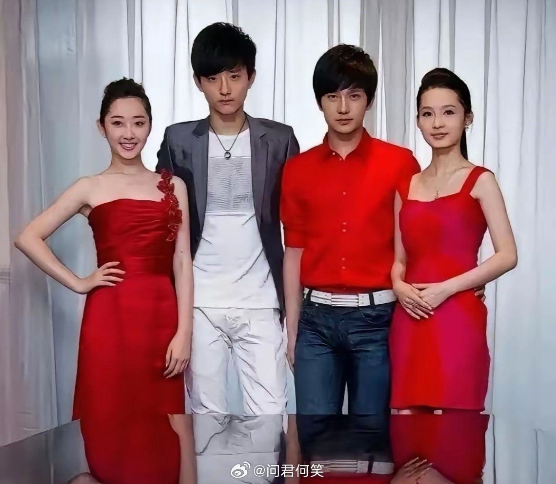 只认出来李沁，红衣服男生是谁？好眼熟。