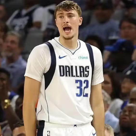 就这六场我对弗拉格的分析来说下，绝对客观公正1、优点方面，首先最大的优点就是弗