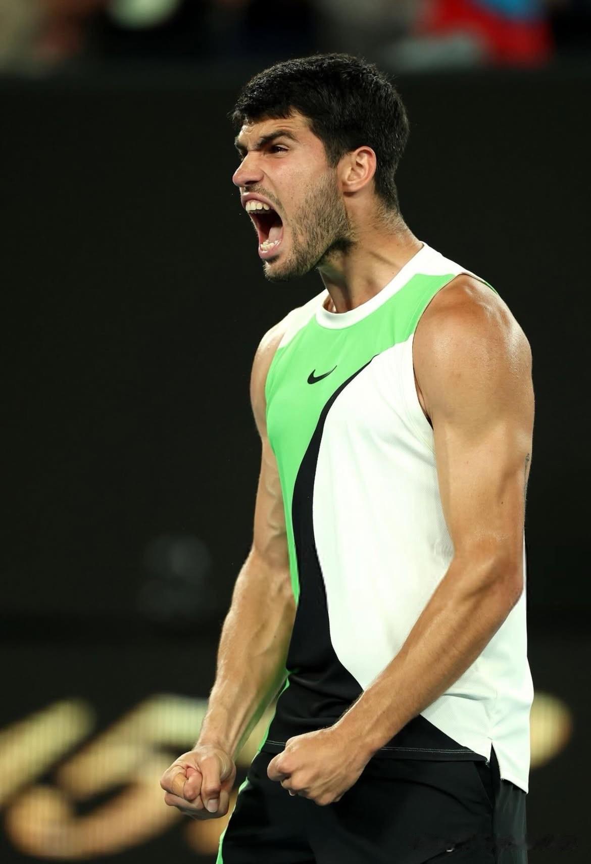 阿尔卡拉斯在澳网挺进四强后，也解锁了史上第三年轻在四大满贯均打入四强的成就：